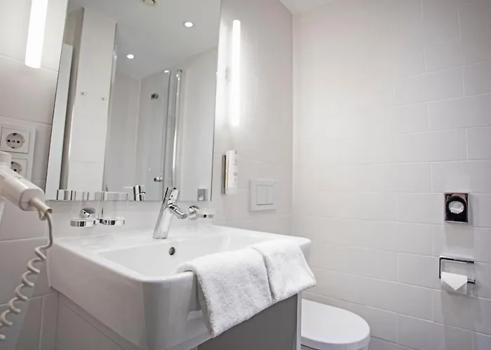 Erbacher Hof, Bistum Hotel