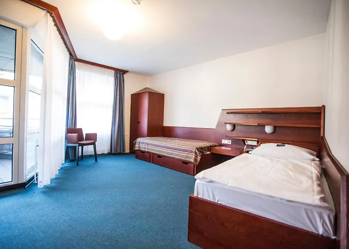 Hotel Erbacher Hof, Bistum 4*